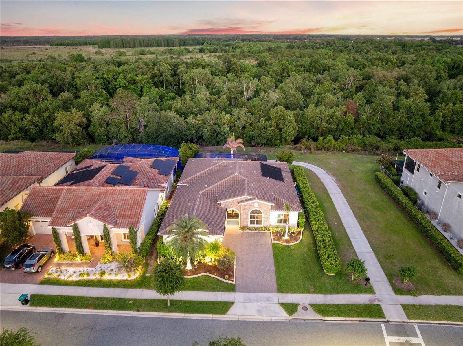 Single Family Residence in ORLANDO, FL - Daniel Dourado