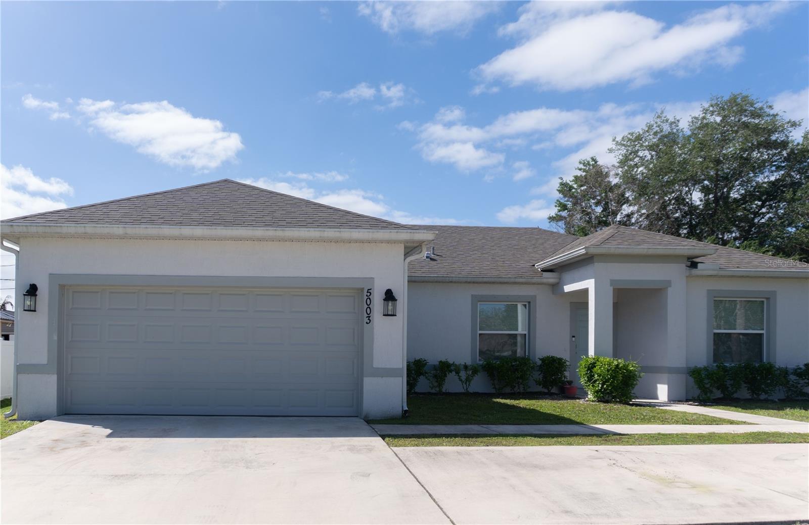 Single Family Residence in PORT ST LUCIE, FL - Daniel Dourado