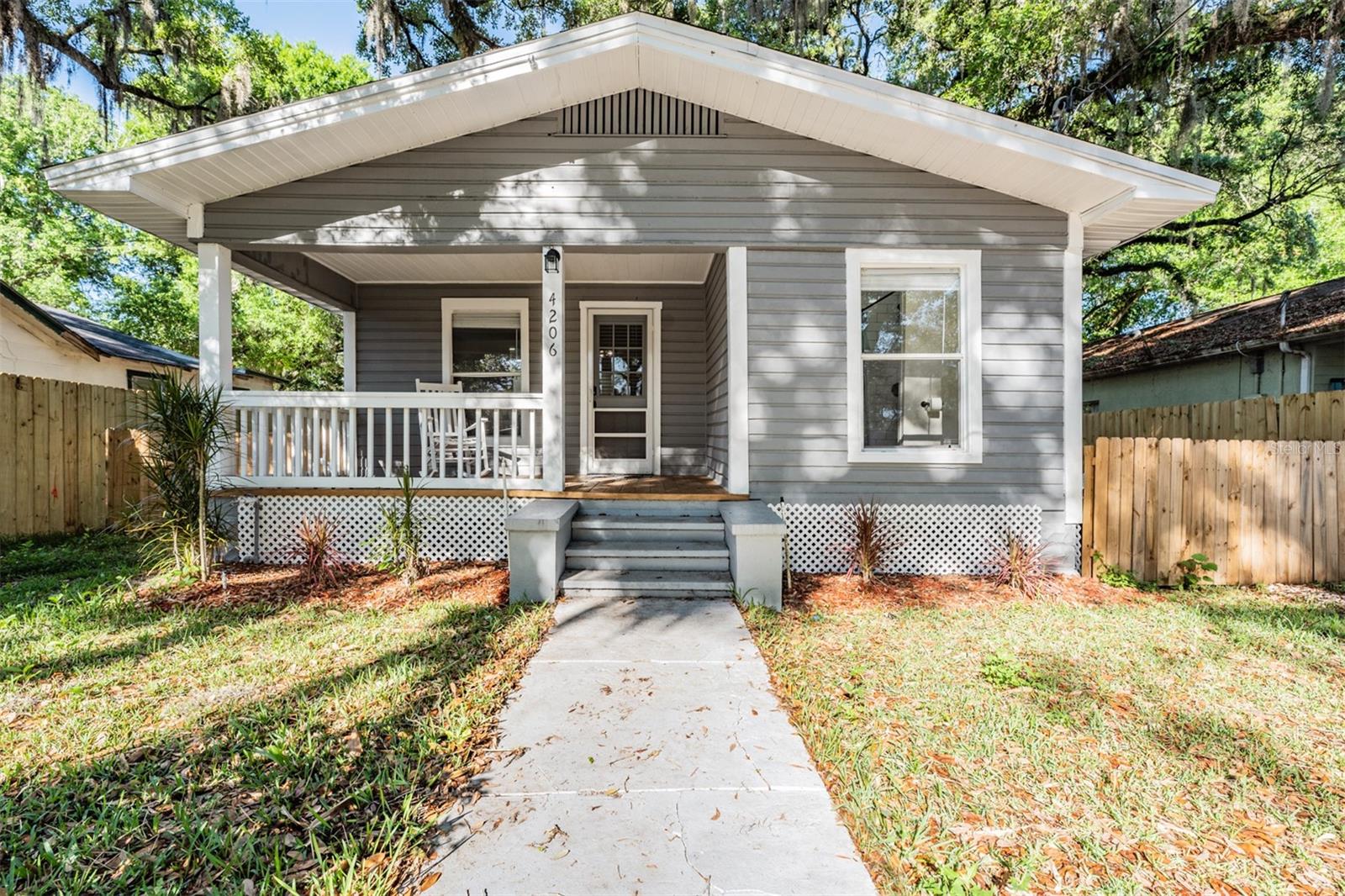 Single Family Residence in TAMPA, FL - Daniel Dourado