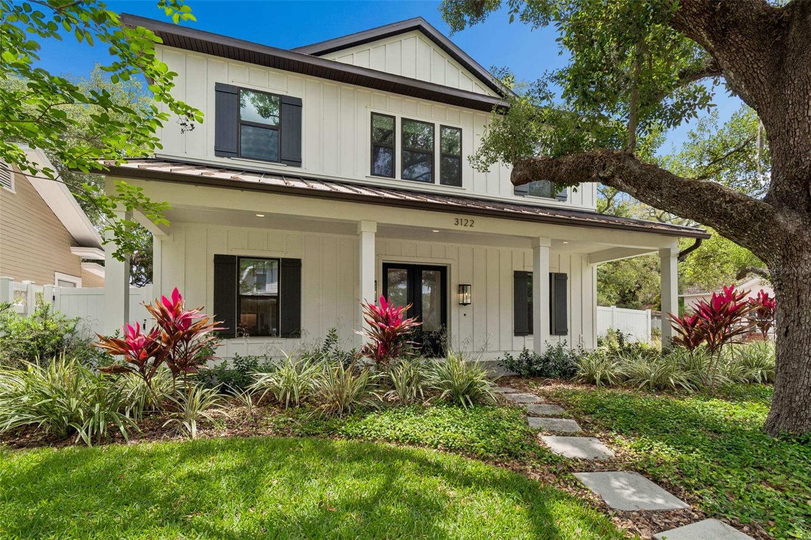 Single Family Residence in TAMPA, FL - Daniel Dourado