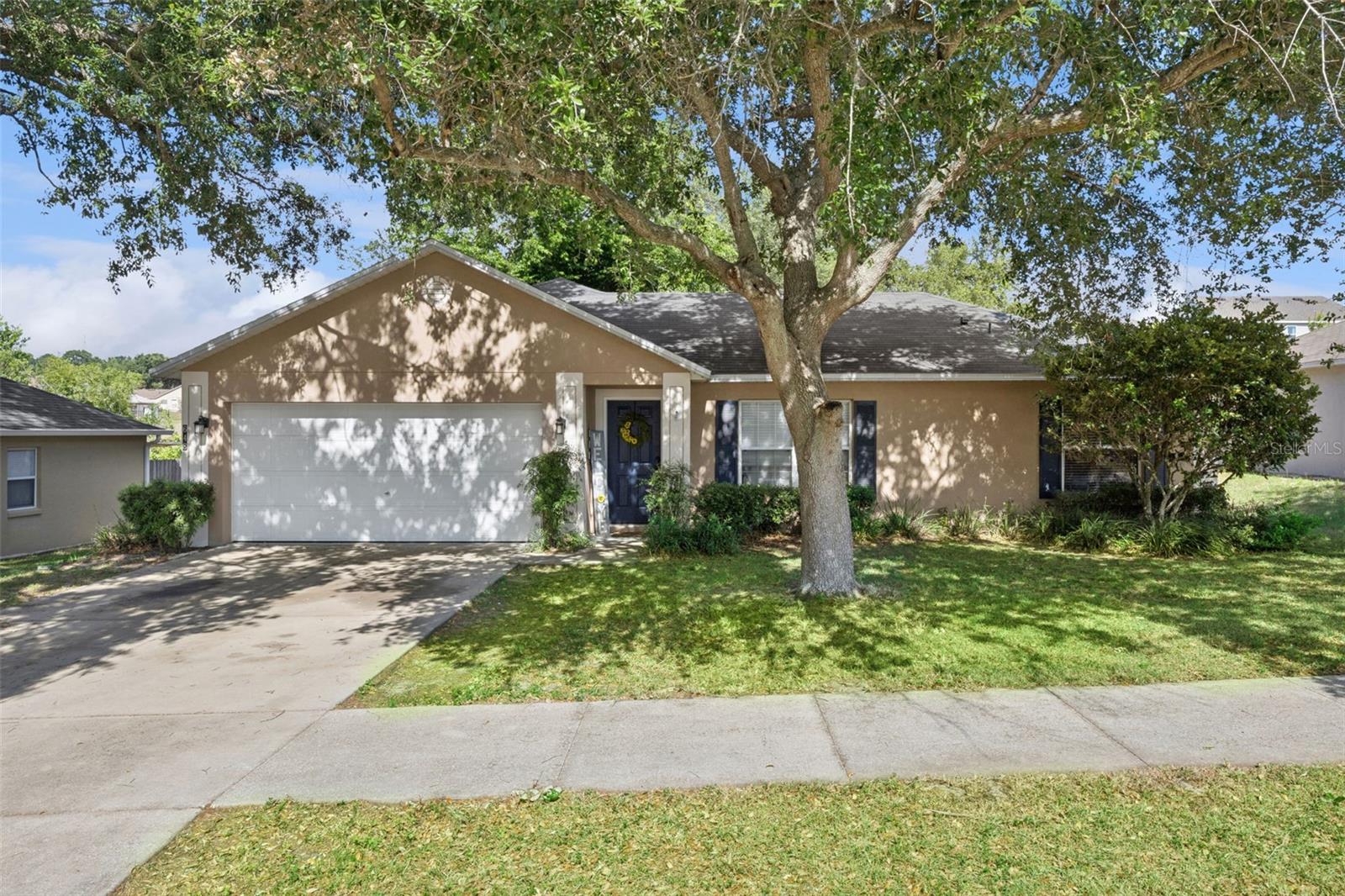 Single Family Residence in MINNEOLA, FL - Daniel Dourado