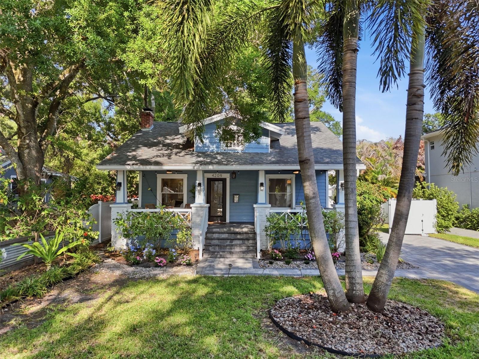 Single Family Residence in TAMPA, FL - Daniel Dourado