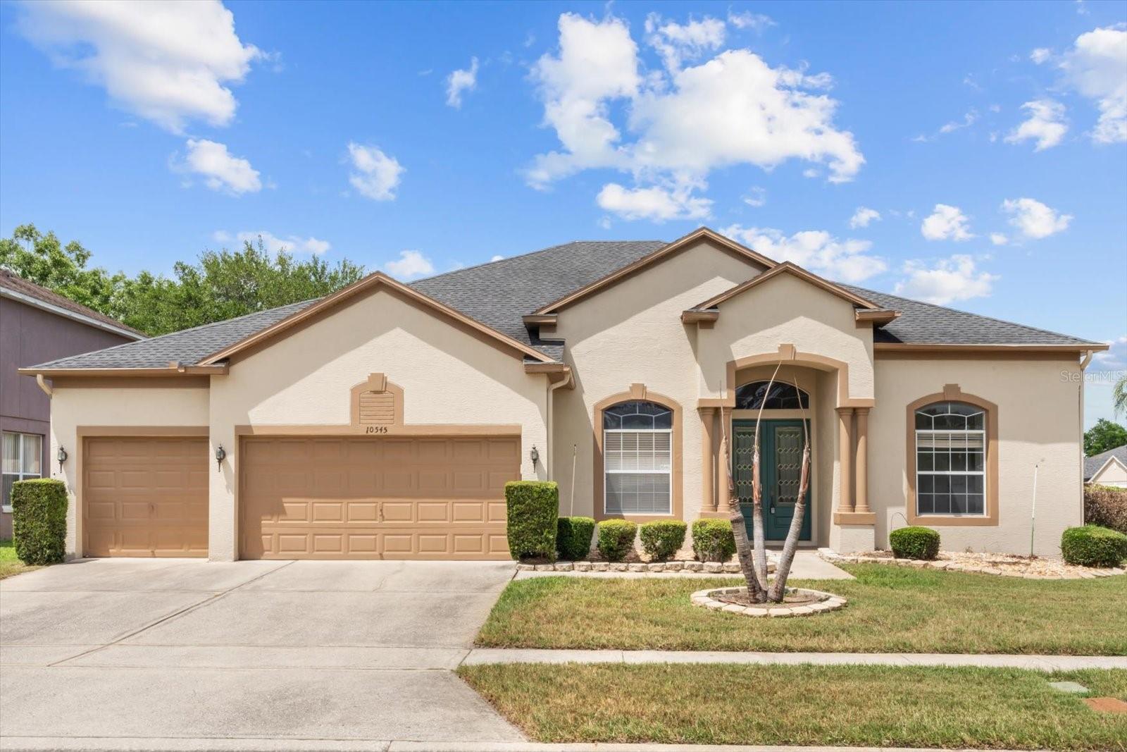 Single Family Residence in ORLANDO, FL - Daniel Dourado