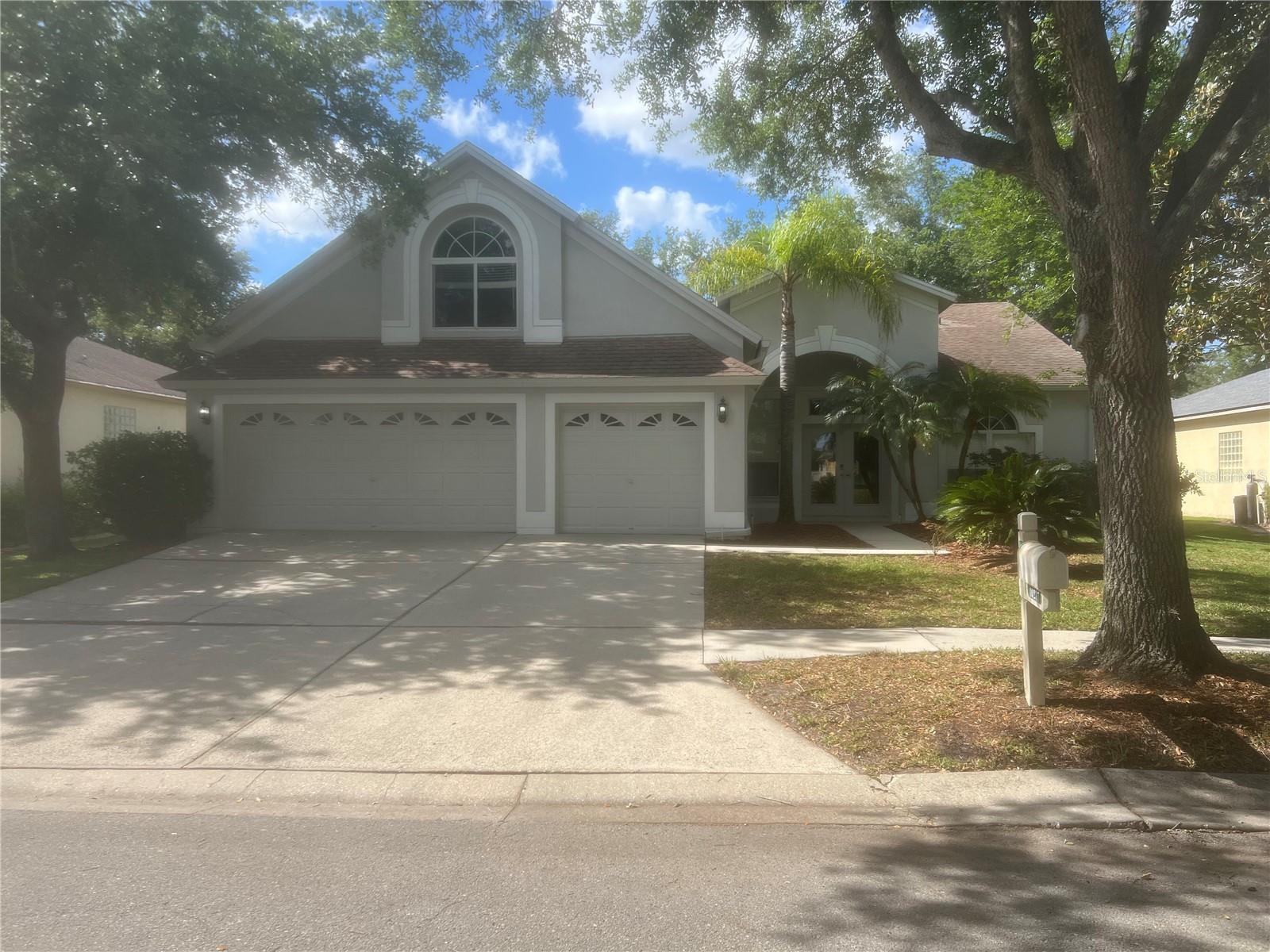 Single Family Residence in TAMPA, FL - Daniel Dourado