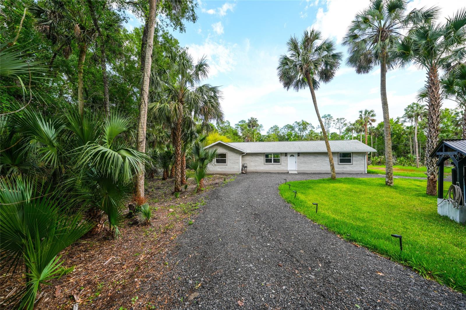 Single Family Residence in BUNNELL, FL - Daniel Dourado