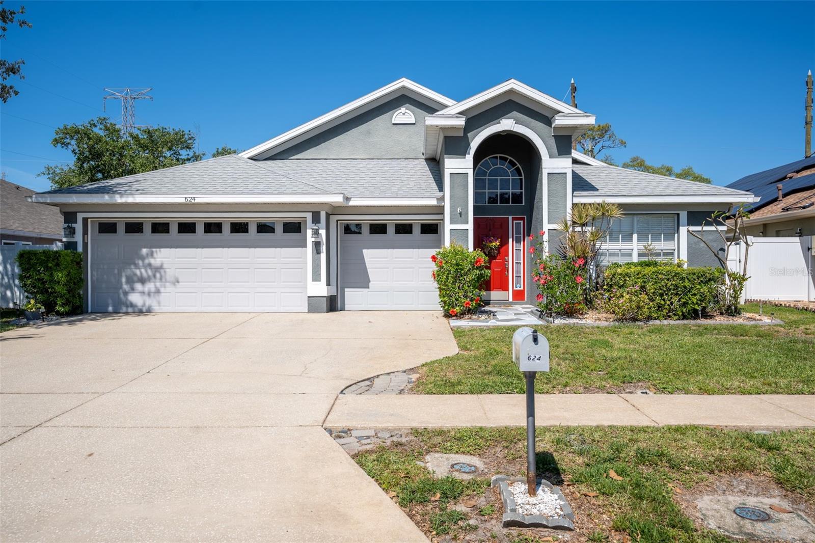 Single Family Residence in TARPON SPRINGS, FL - Daniel Dourado