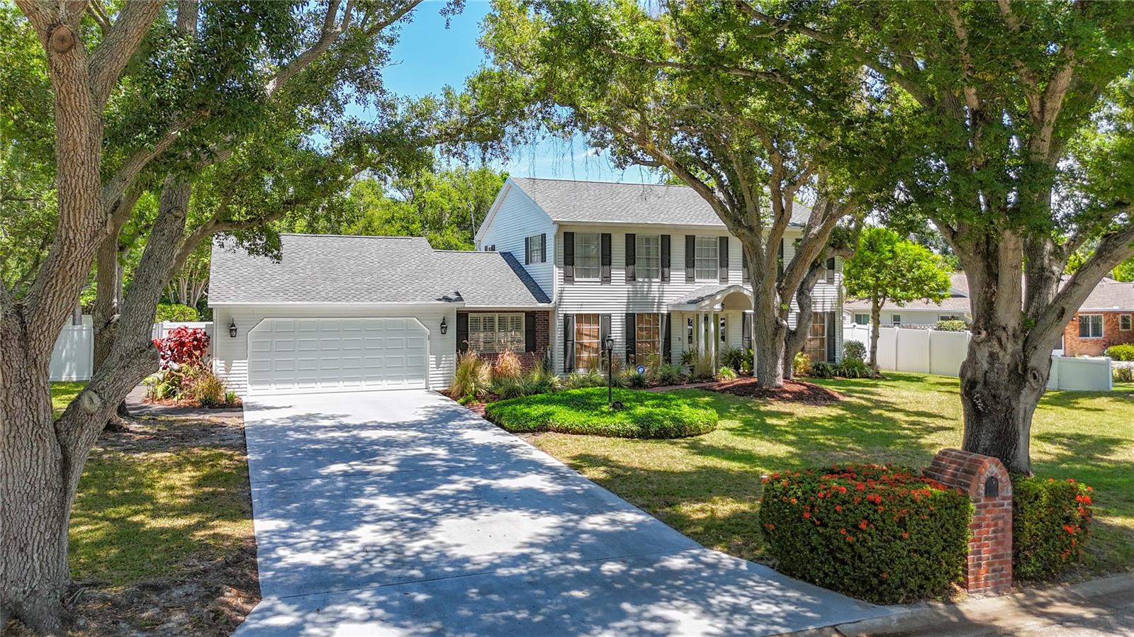 Single Family Residence in BRADENTON, FL - Daniel Dourado