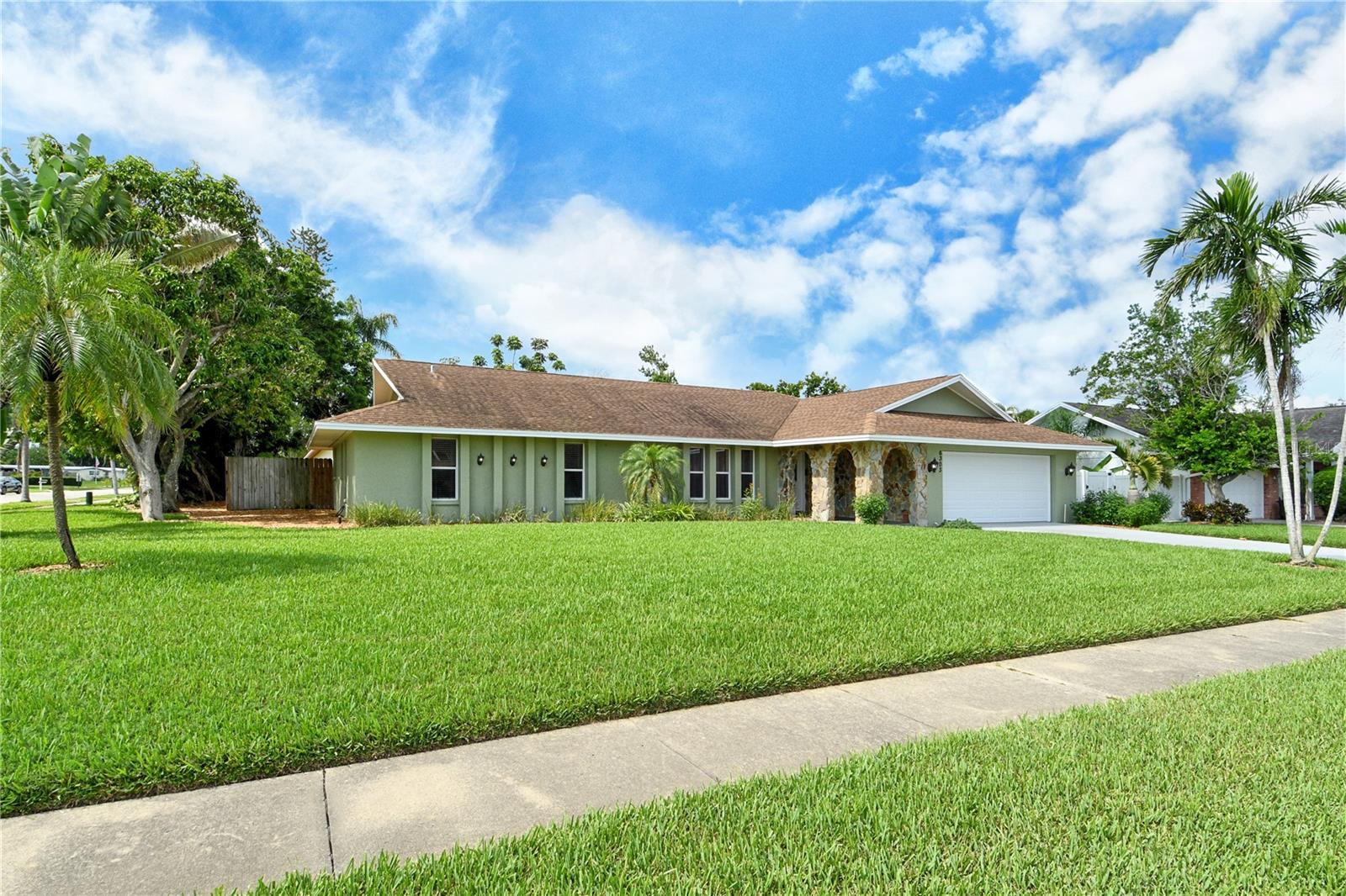 Single Family Residence in BRADENTON, FL - Daniel Dourado