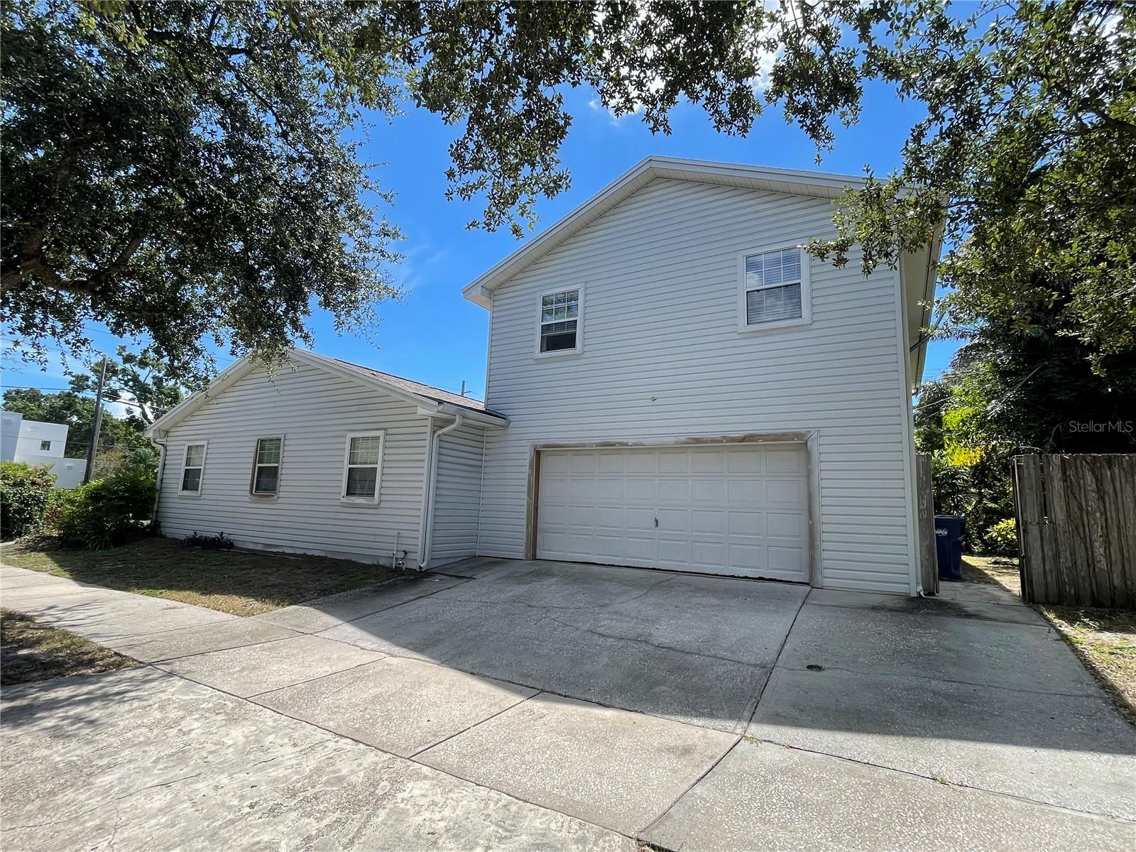 Single Family Residence in TAMPA, FL - Daniel Dourado