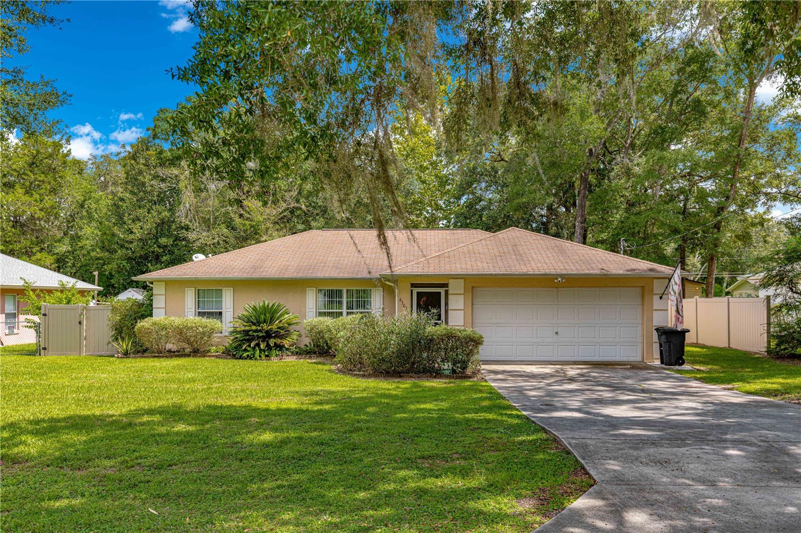 Single Family Residence in OCALA, FL - Daniel Dourado