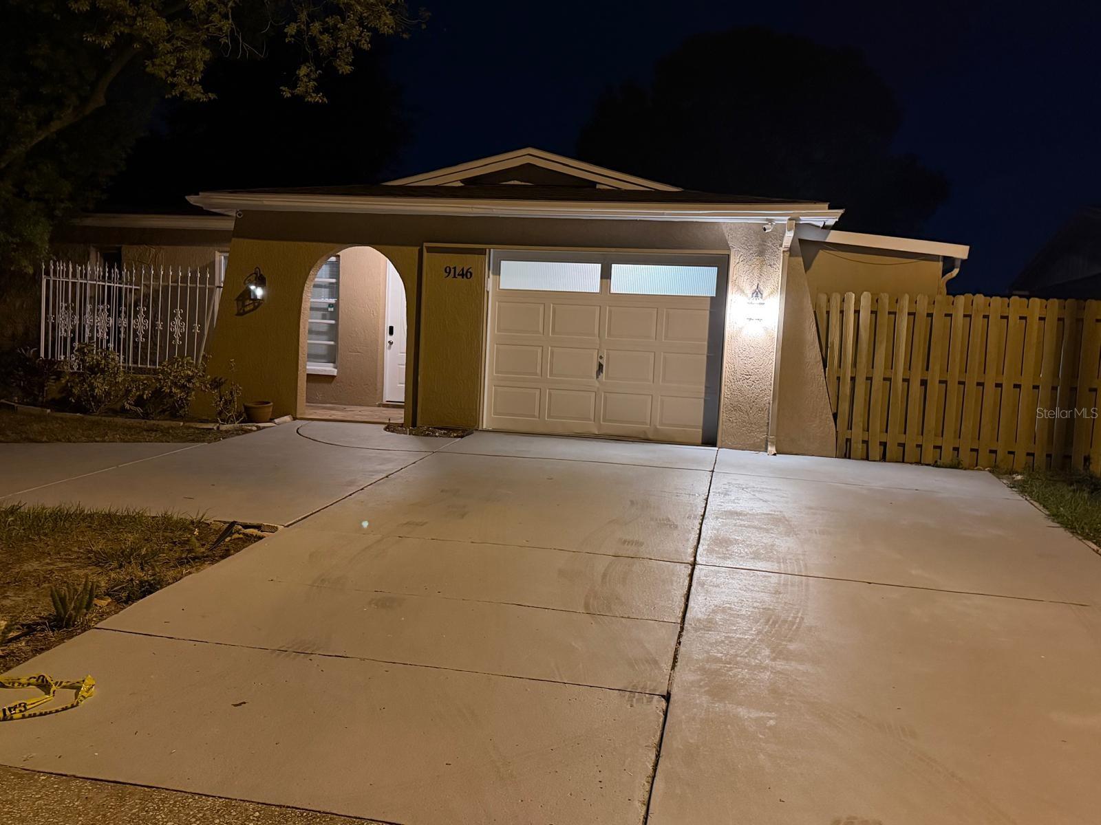 Single Family Residence in PORT RICHEY, FL - Daniel Dourado