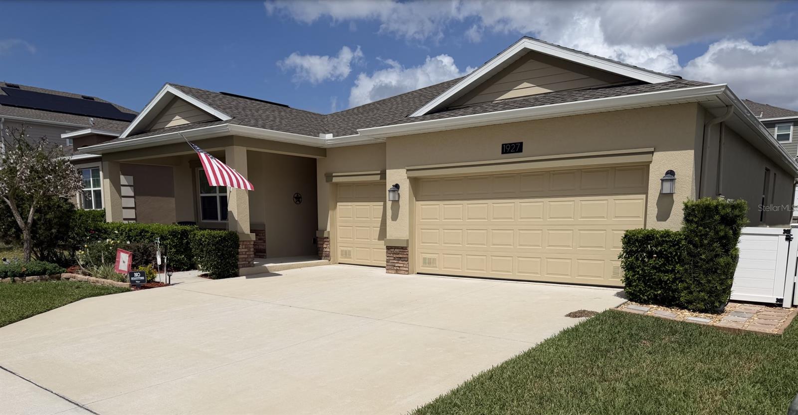 Single Family Residence in GROVELAND, FL - Daniel Dourado