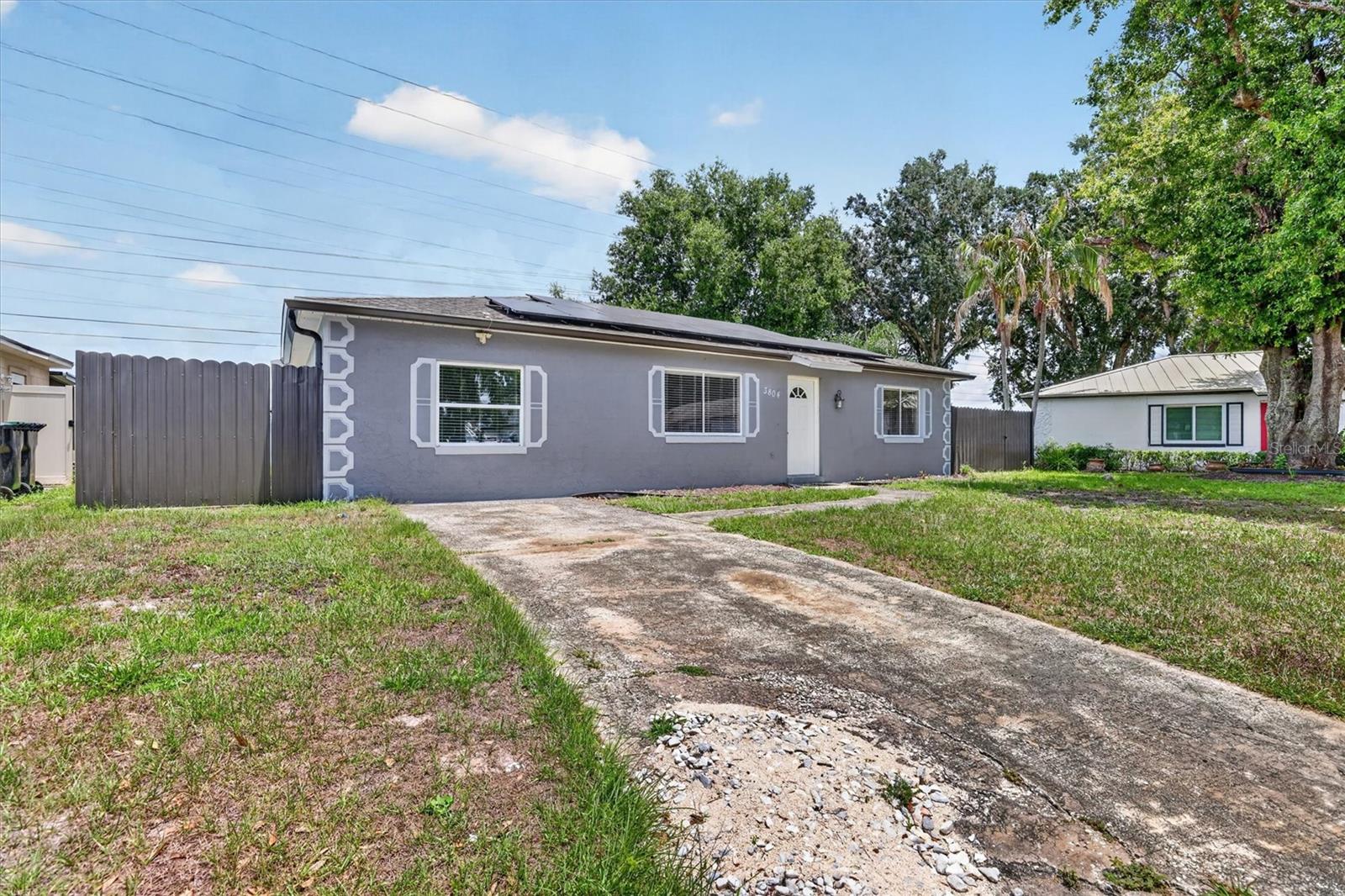 Single Family Residence in ORLANDO, FL - Daniel Dourado