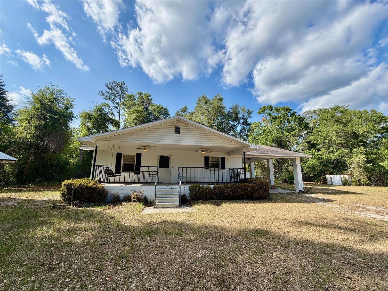 Single Family Residence in GAINESVILLE, FL - Daniel Dourado