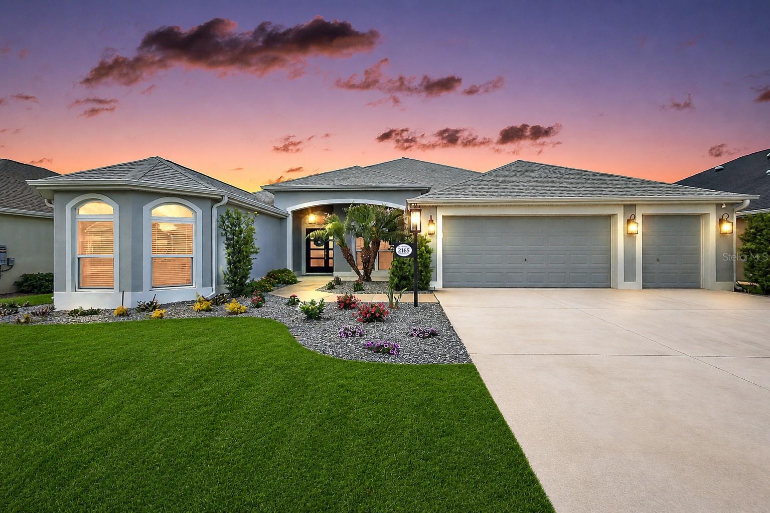 Single Family Residence in THE VILLAGES, FL - Daniel Dourado