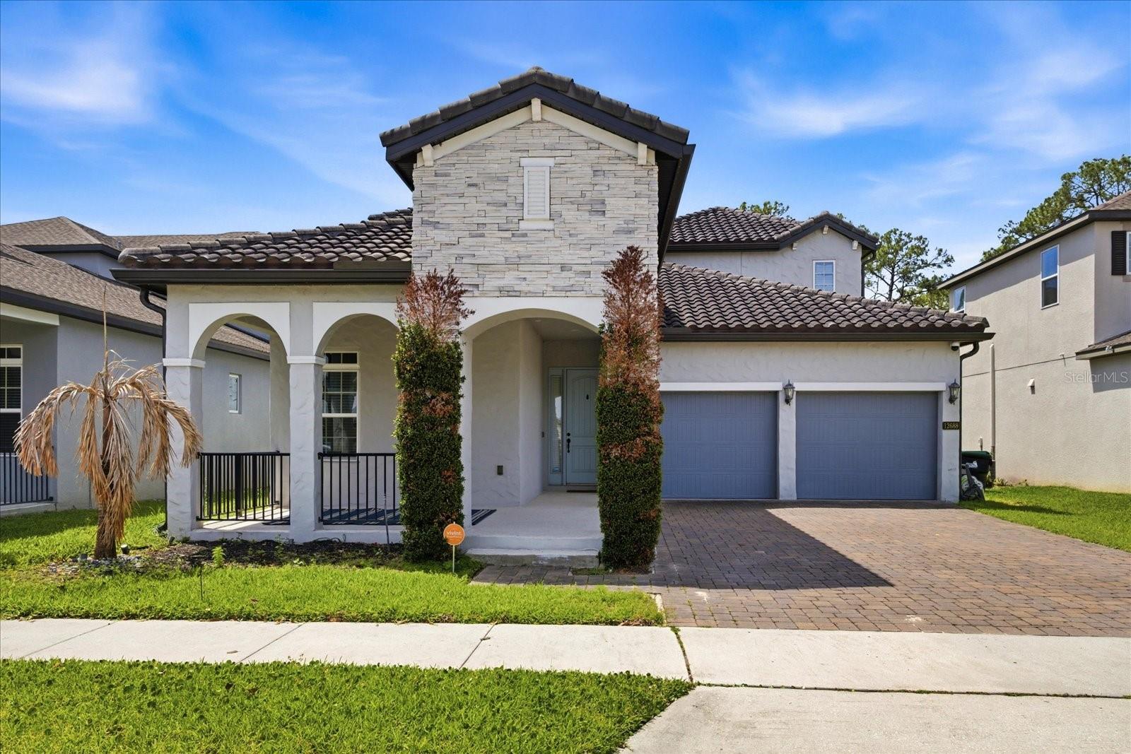 Single Family Residence in WINDERMERE, FL - Daniel Dourado
