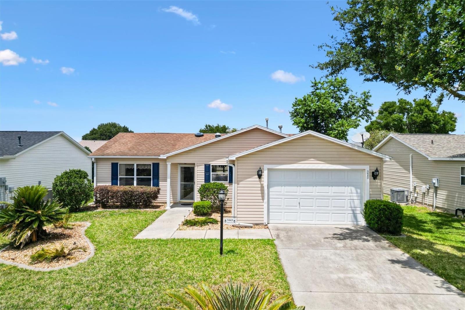 Single Family Residence in THE VILLAGES, FL - Daniel Dourado