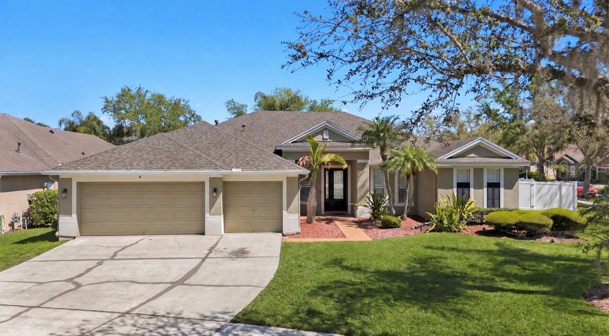 Single Family Residence in TAMPA, FL - Daniel Dourado