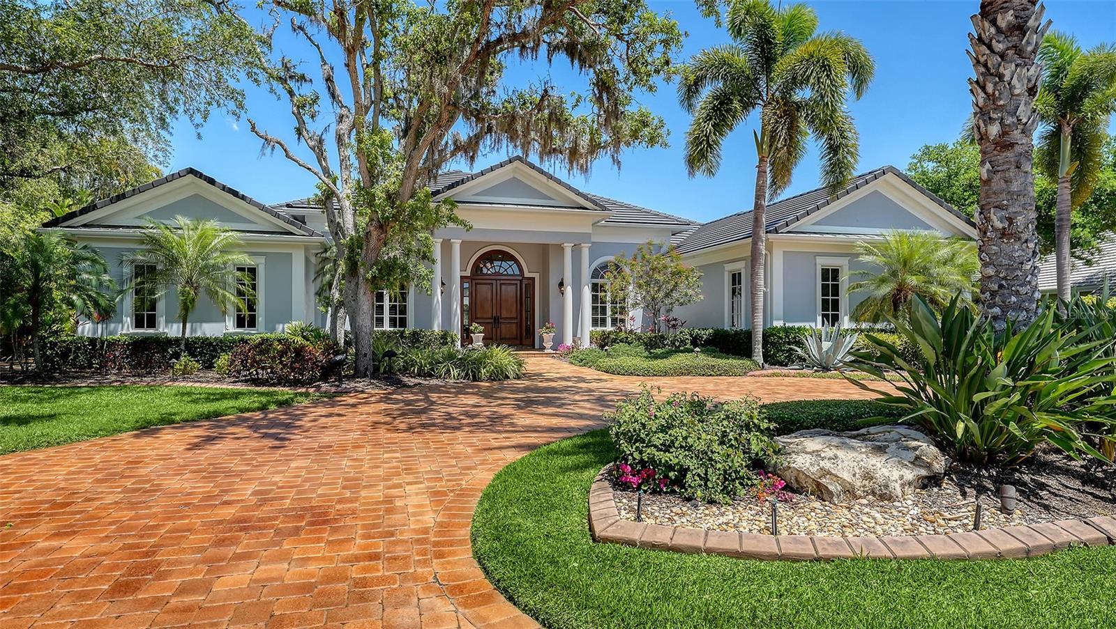 Single Family Residence in OSPREY, FL - Daniel Dourado