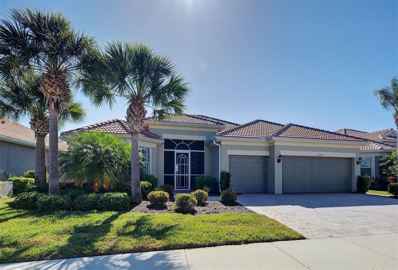 Single Family Residence in VENICE, FL - Daniel Dourado