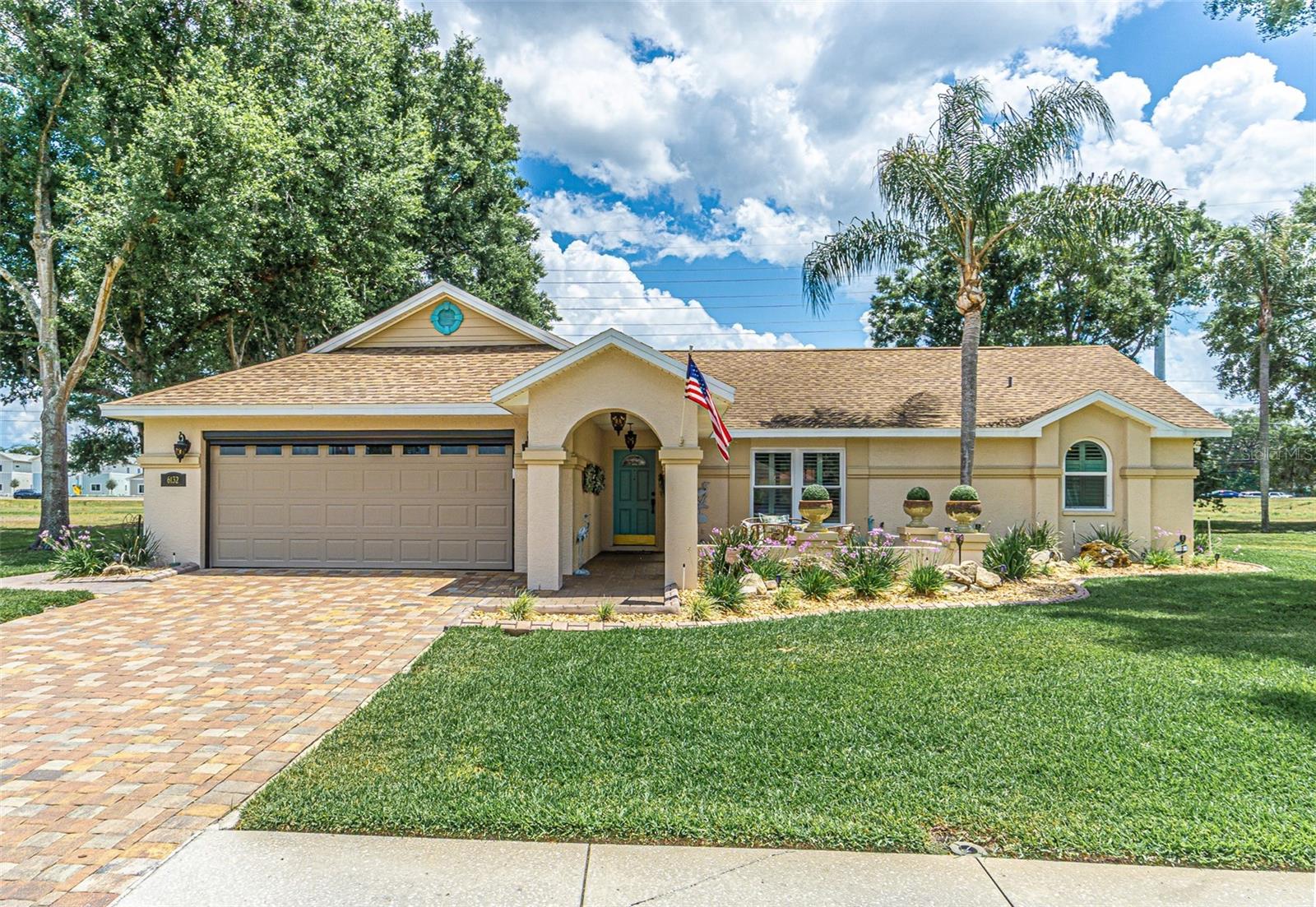 Single Family Residence em ZEPHYRHILLS, FL - Daniel Dourado