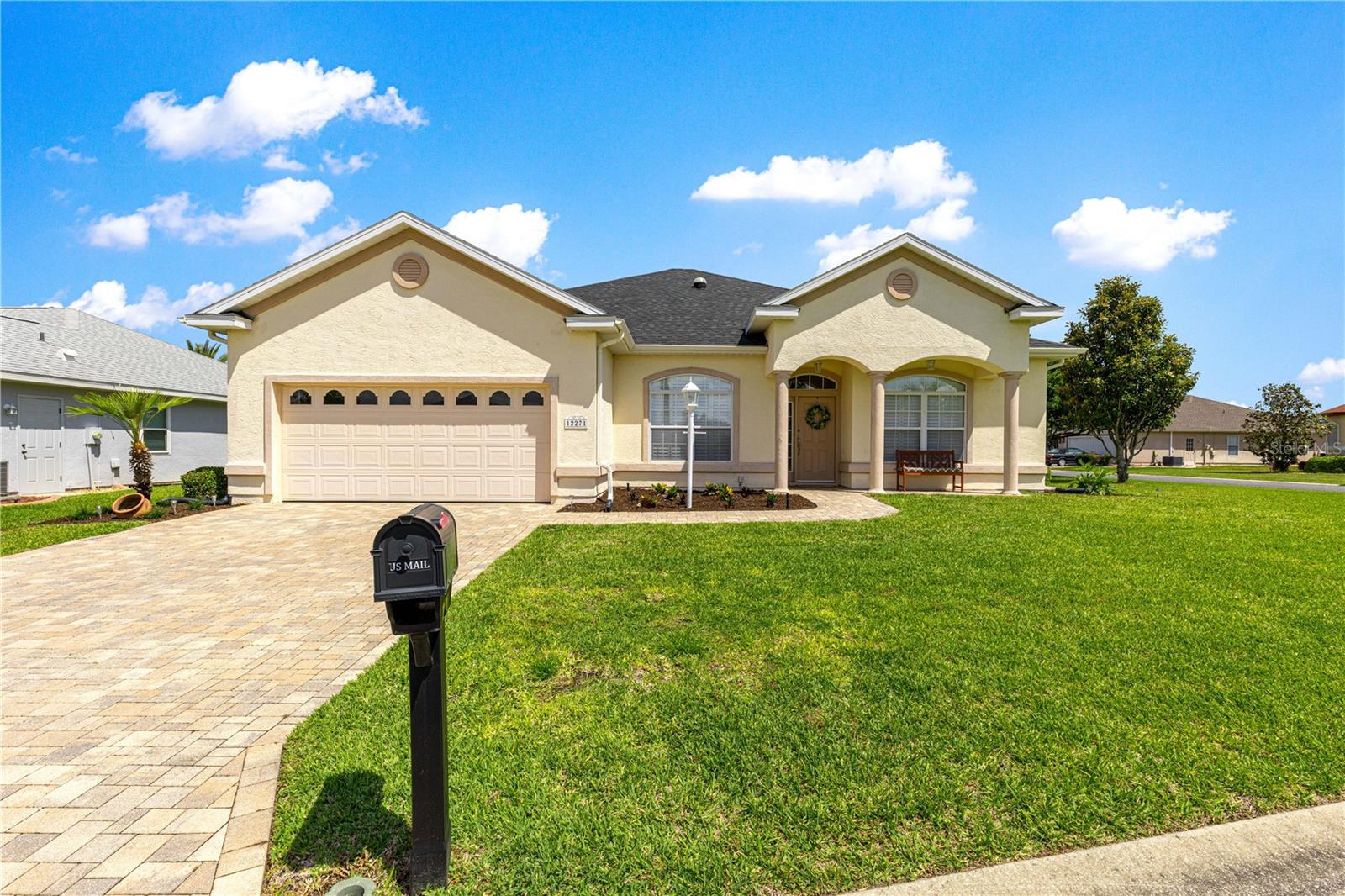 Single Family Residence em SUMMERFIELD, FL - Daniel Dourado
