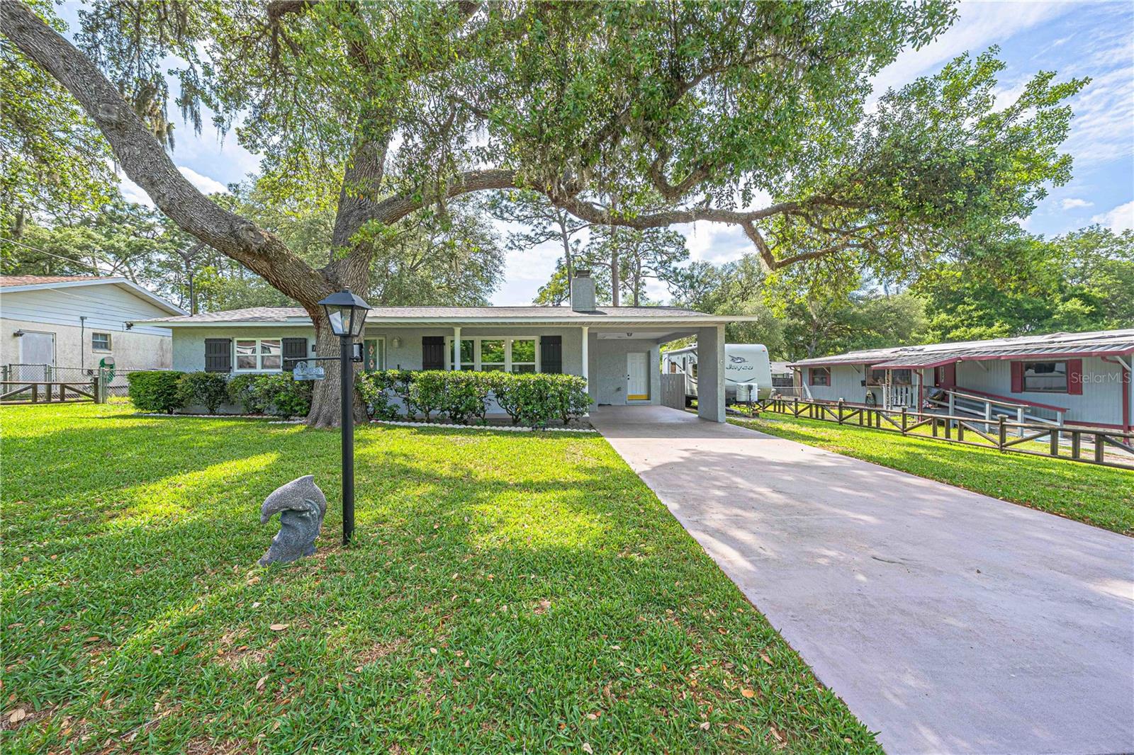 Single Family Residence em SILVER SPRINGS, FL - Daniel Dourado