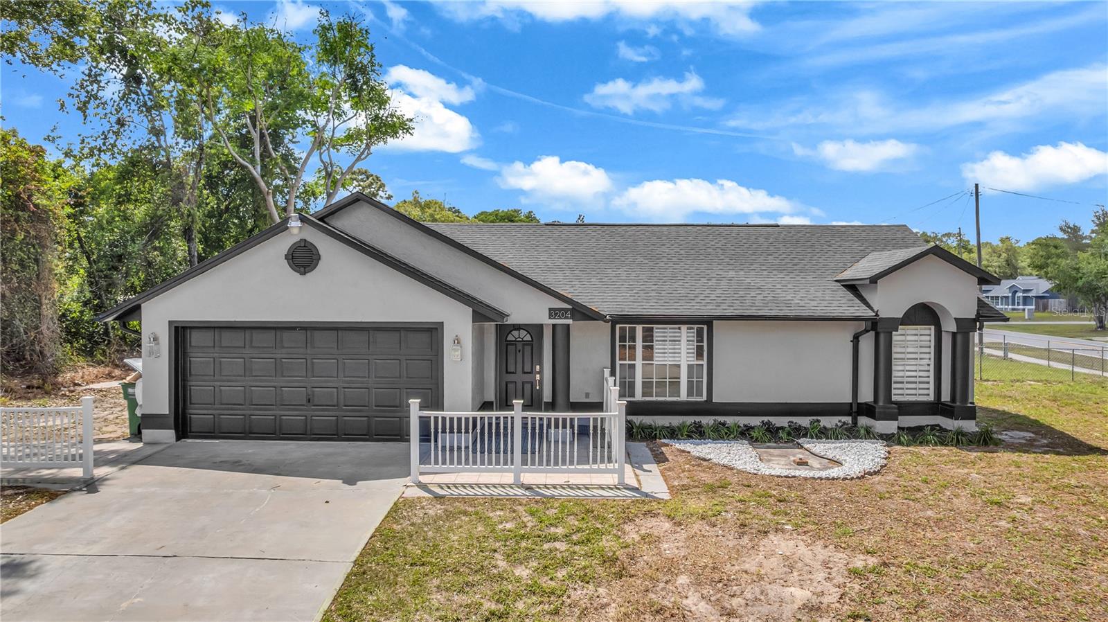 Single Family Residence in DELTONA, FL - Daniel Dourado