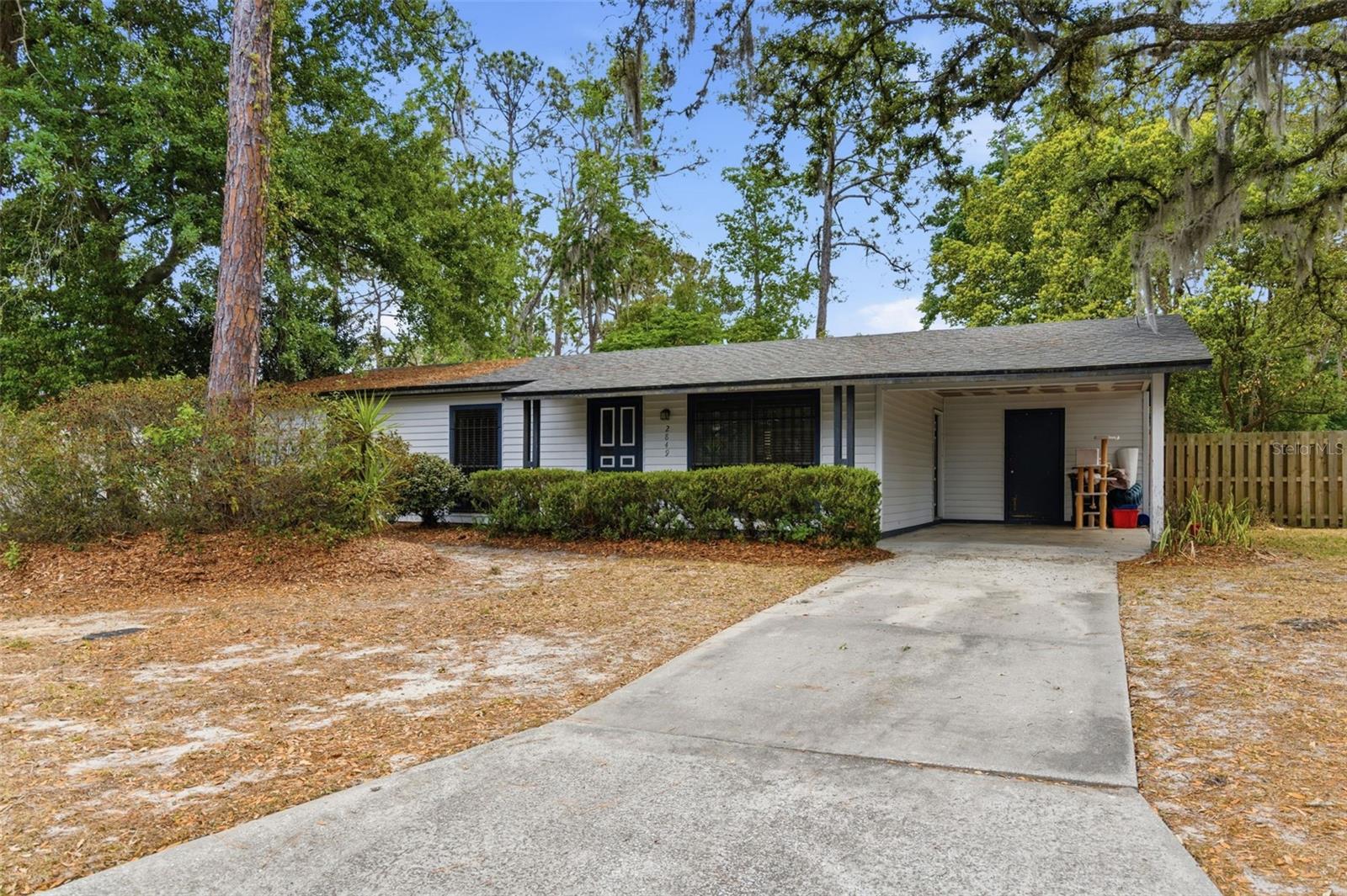 Single Family Residence in GAINESVILLE, FL - Daniel Dourado