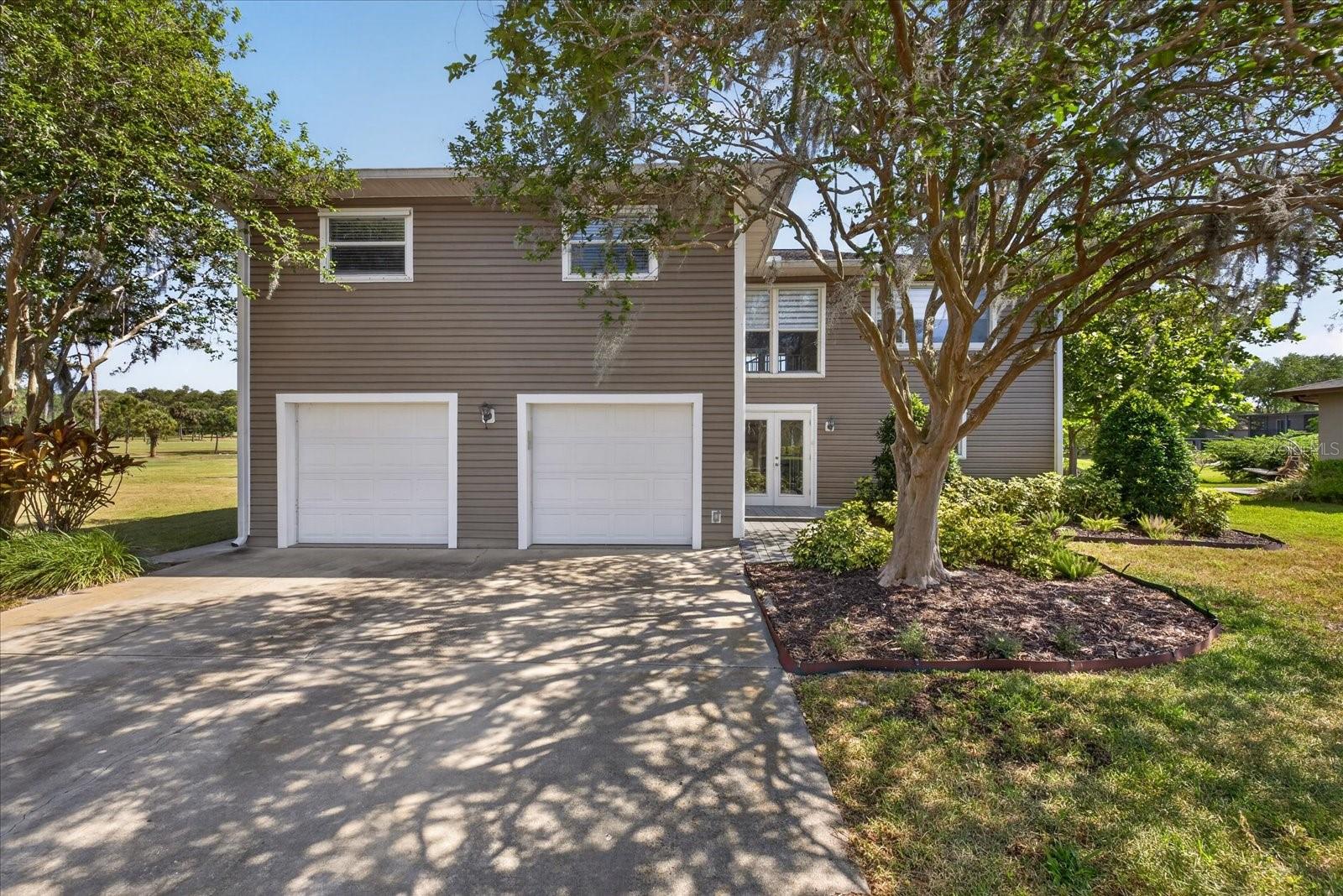 Single Family Residence in TARPON SPRINGS, FL - Daniel Dourado