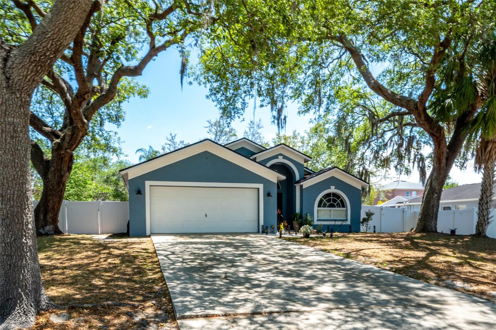 Single Family Residence in RIVERVIEW, FL - Daniel Dourado
