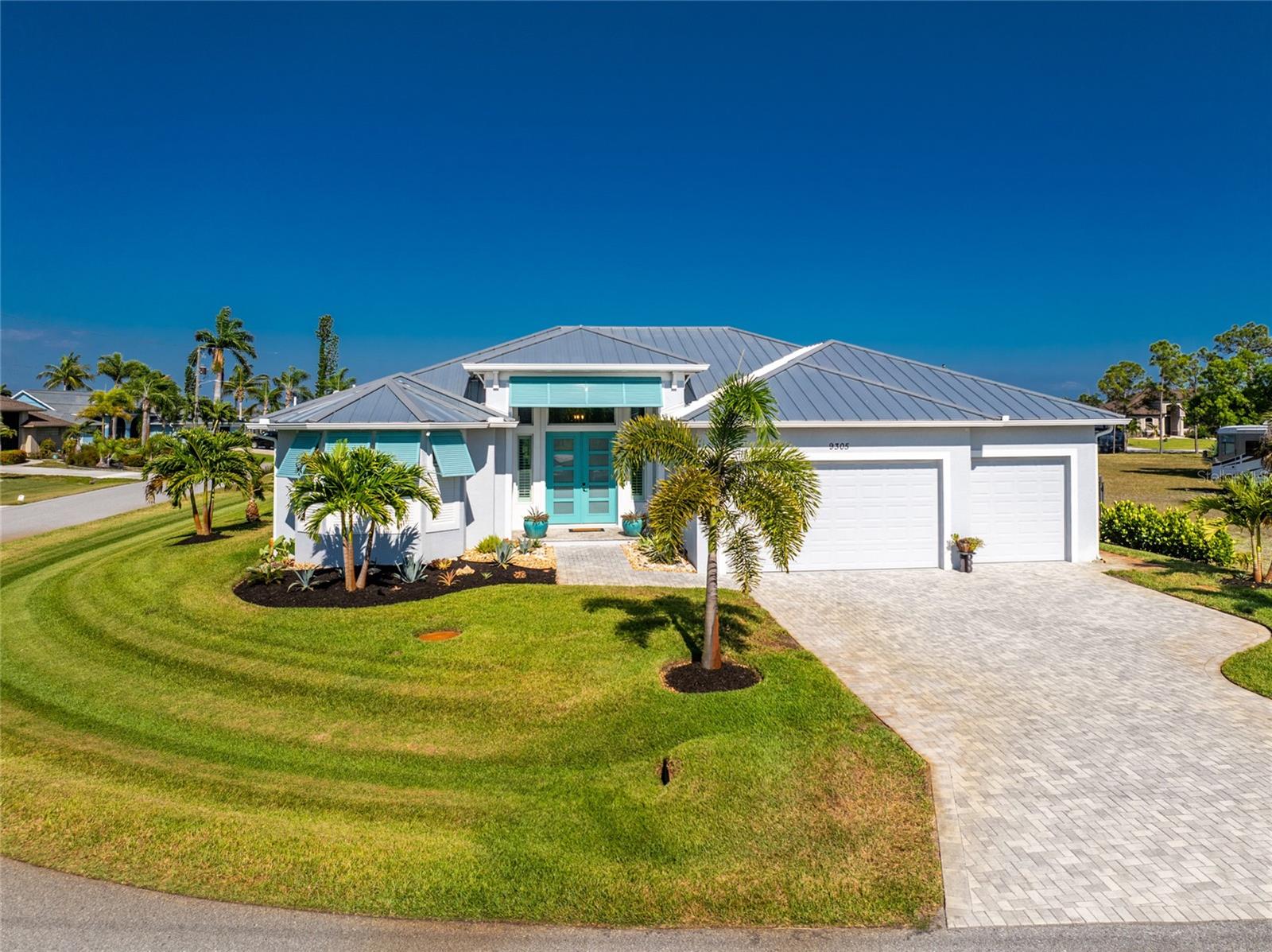 Single Family Residence em PORT CHARLOTTE, FL - Daniel Dourado