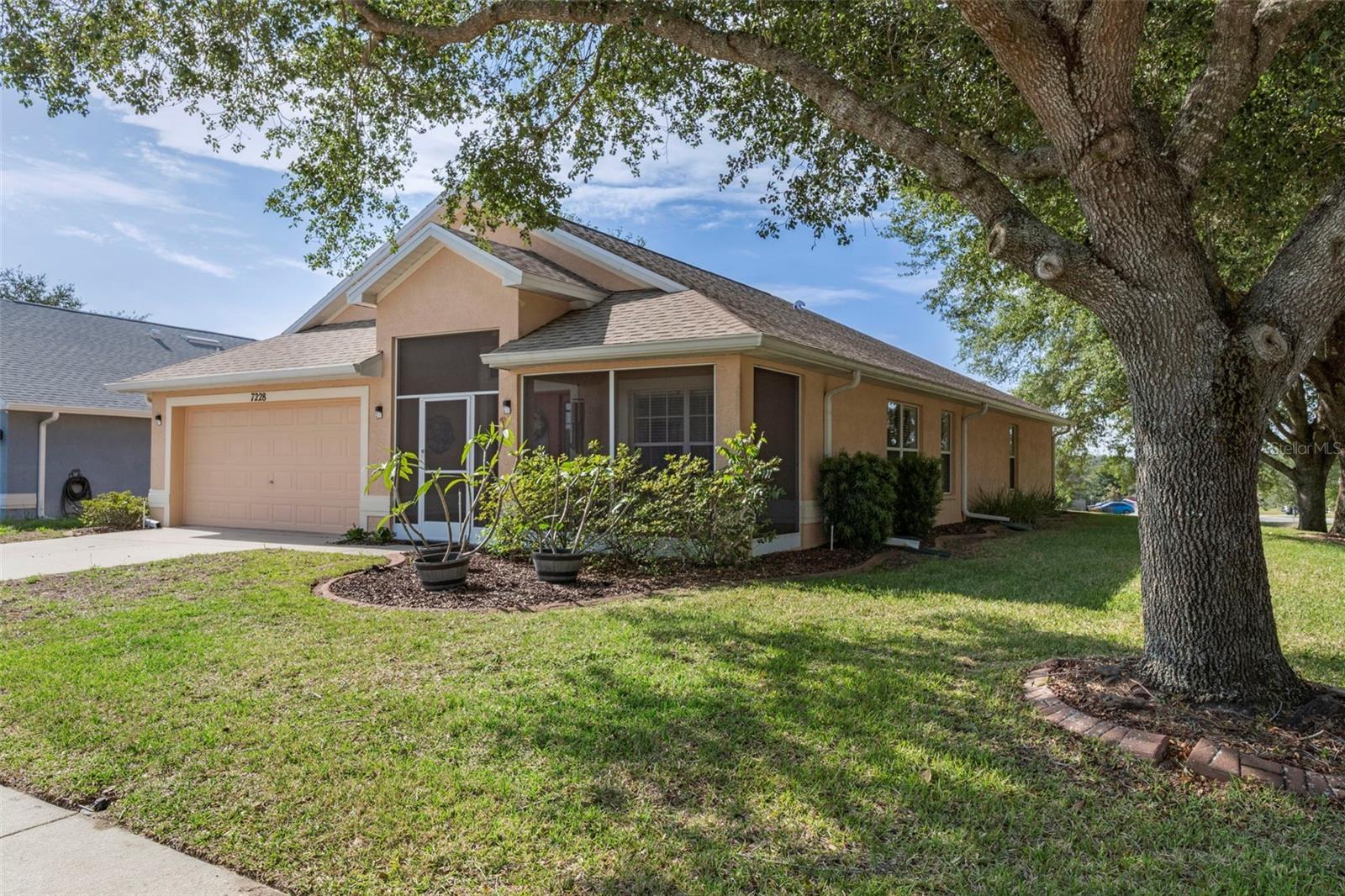 Single Family Residence in BROOKSVILLE, FL - Daniel Dourado