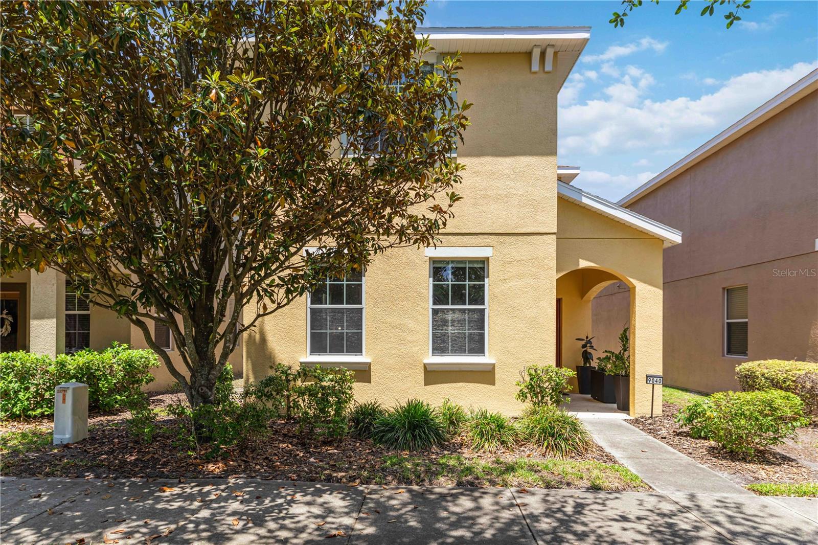 Single Family Residence in RIVERVIEW, FL - Daniel Dourado