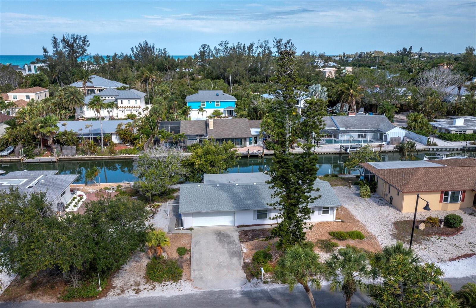 Single Family Residence in LONGBOAT KEY, FL - Daniel Dourado