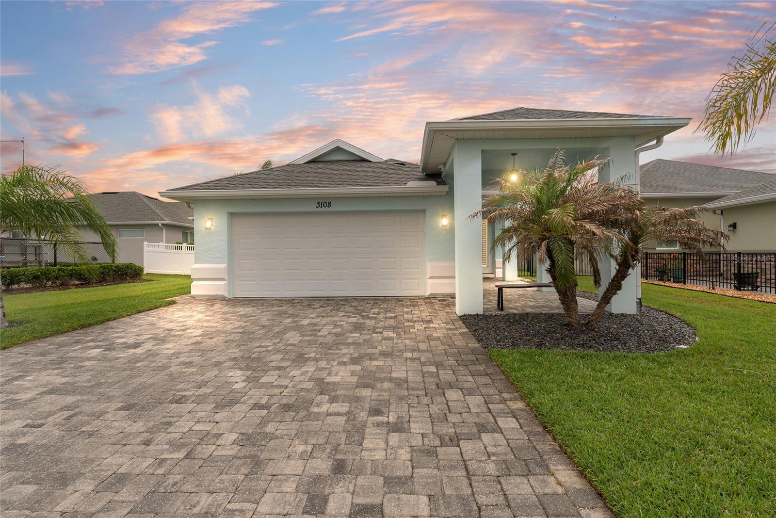 Single Family Residence in NEW SMYRNA BEACH, FL - Daniel Dourado
