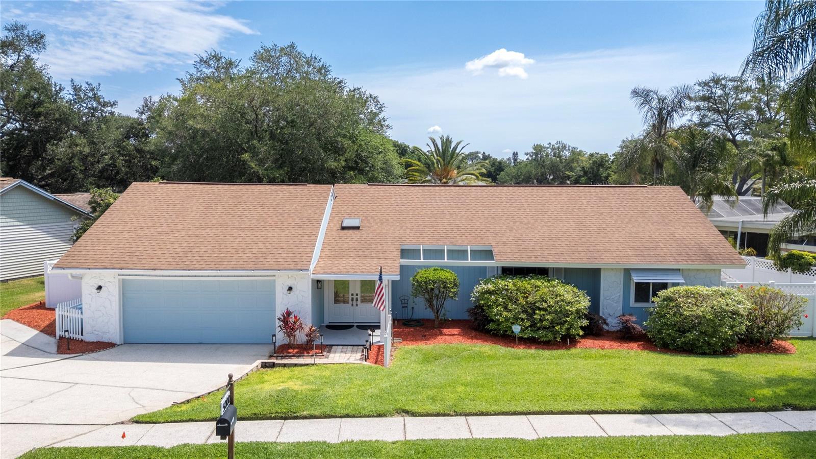 Single Family Residence in PALM HARBOR, FL - Daniel Dourado