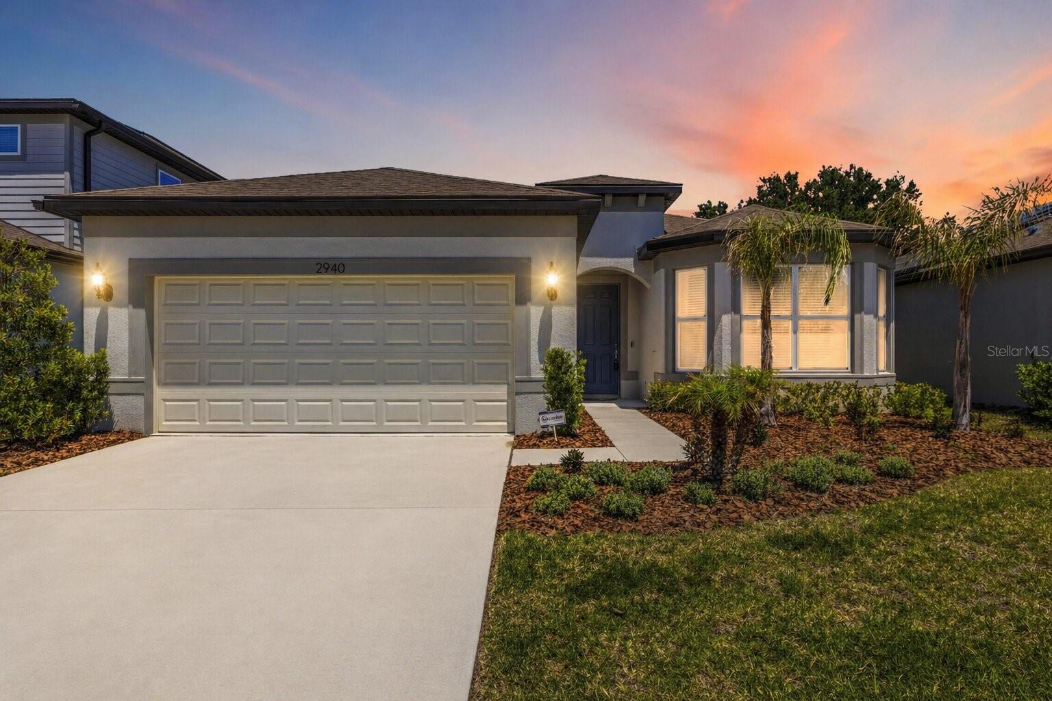 Single Family Residence in VALRICO, FL - Daniel Dourado