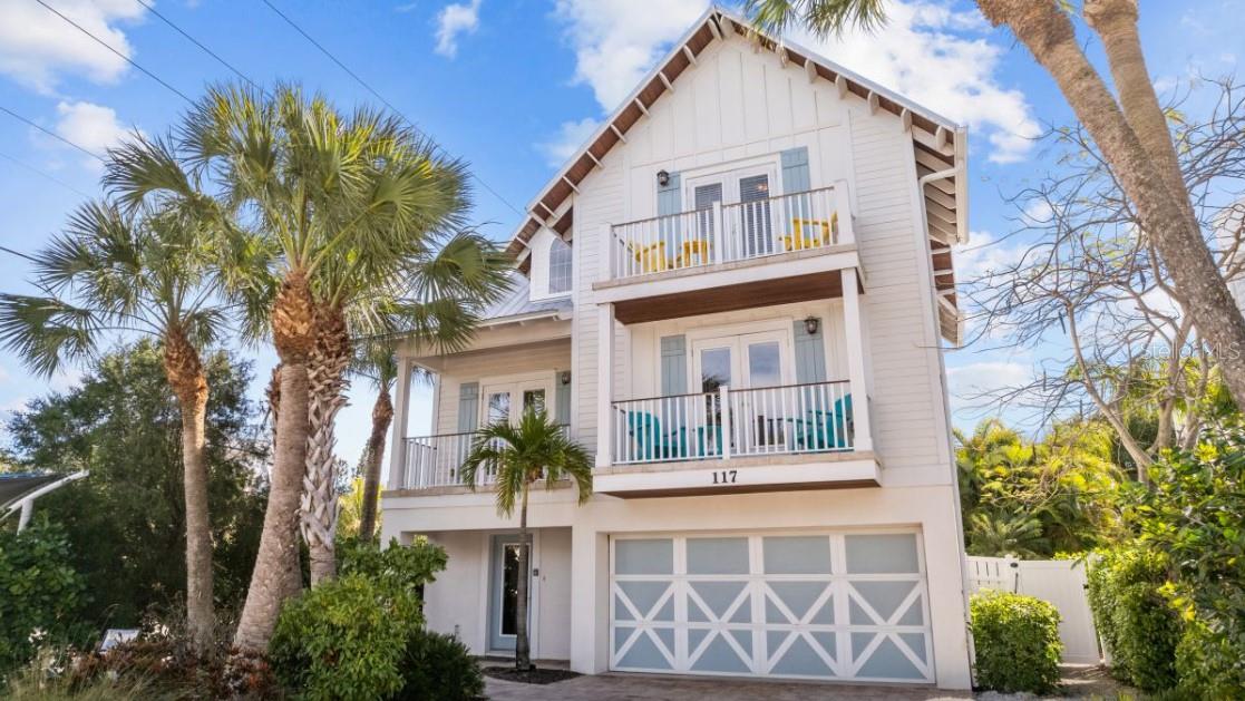 Single Family Residence in ANNA MARIA, FL - Daniel Dourado