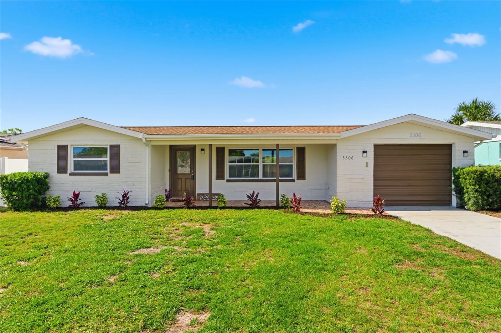 Single Family Residence in NEW PORT RICHEY, FL - Daniel Dourado