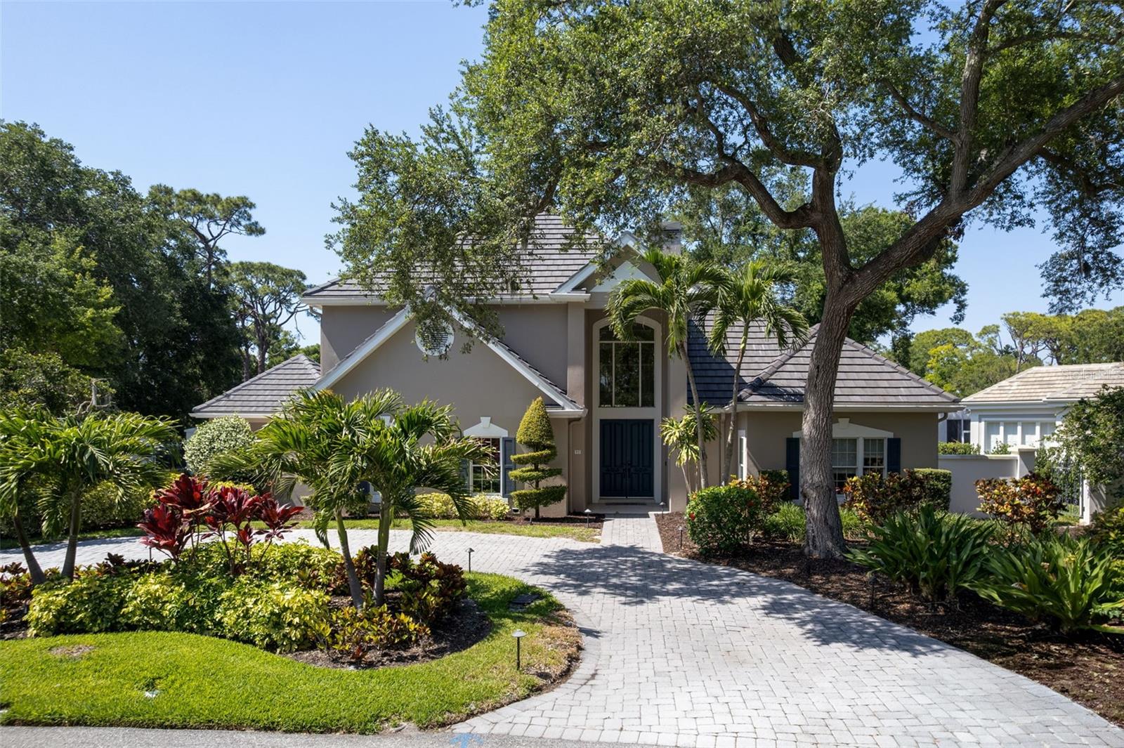 Single Family Residence in OSPREY, FL - Daniel Dourado