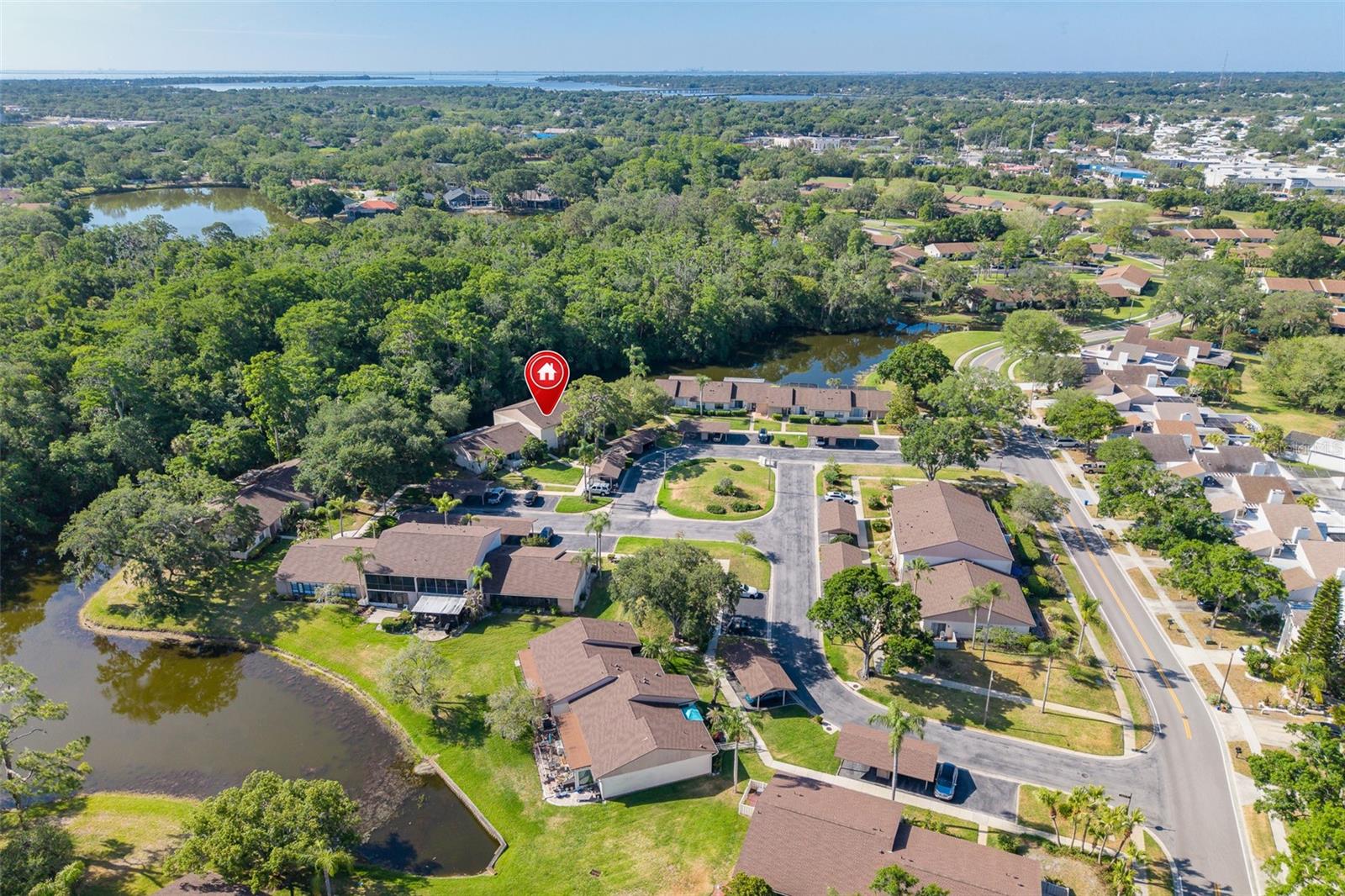 Townhouse in OLDSMAR, FL - Daniel Dourado