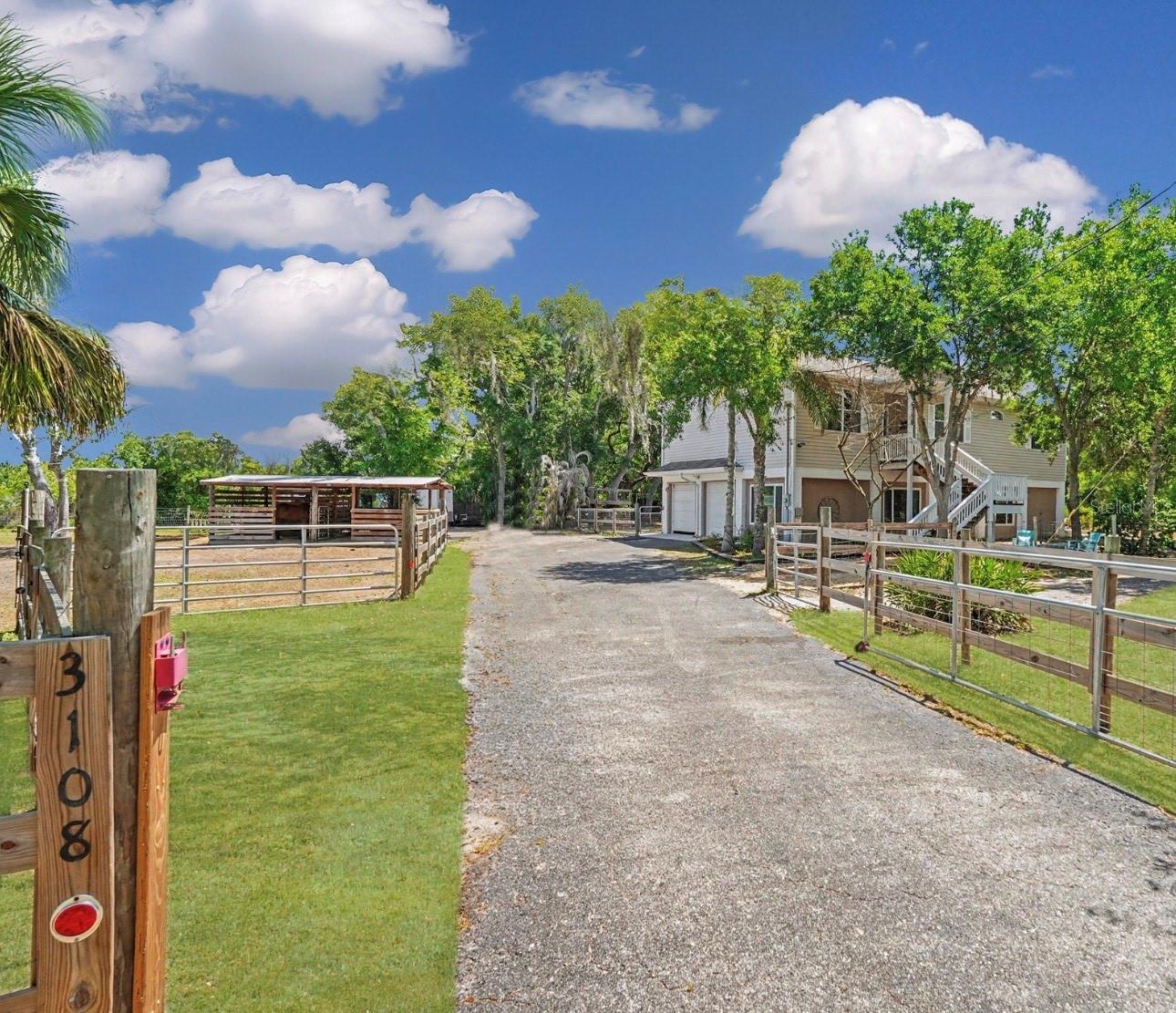 Single Family Residence em WIMAUMA, FL - Daniel Dourado