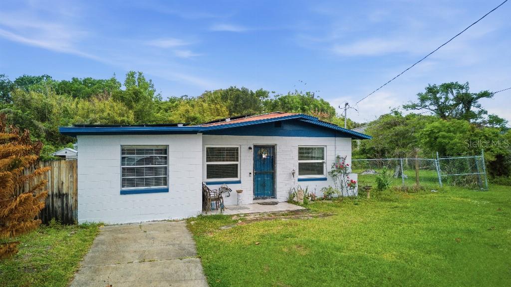 Single Family Residence in ORLANDO, FL - Daniel Dourado