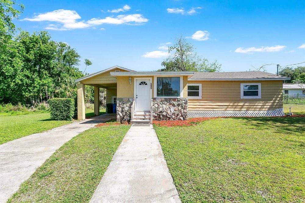 Single Family Residence in OVIEDO, FL - Daniel Dourado