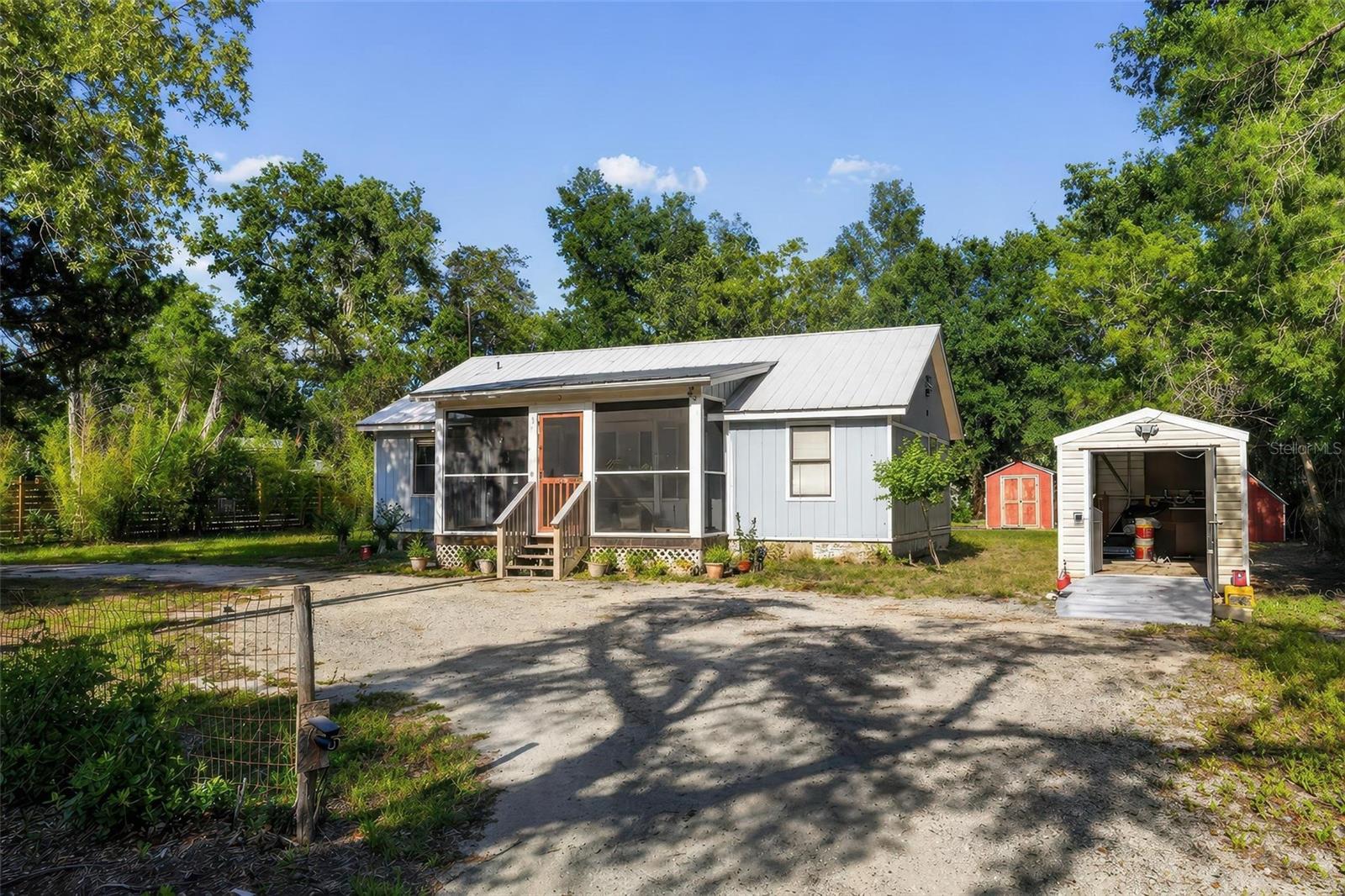 Single Family Residence in UMATILLA, FL - Daniel Dourado