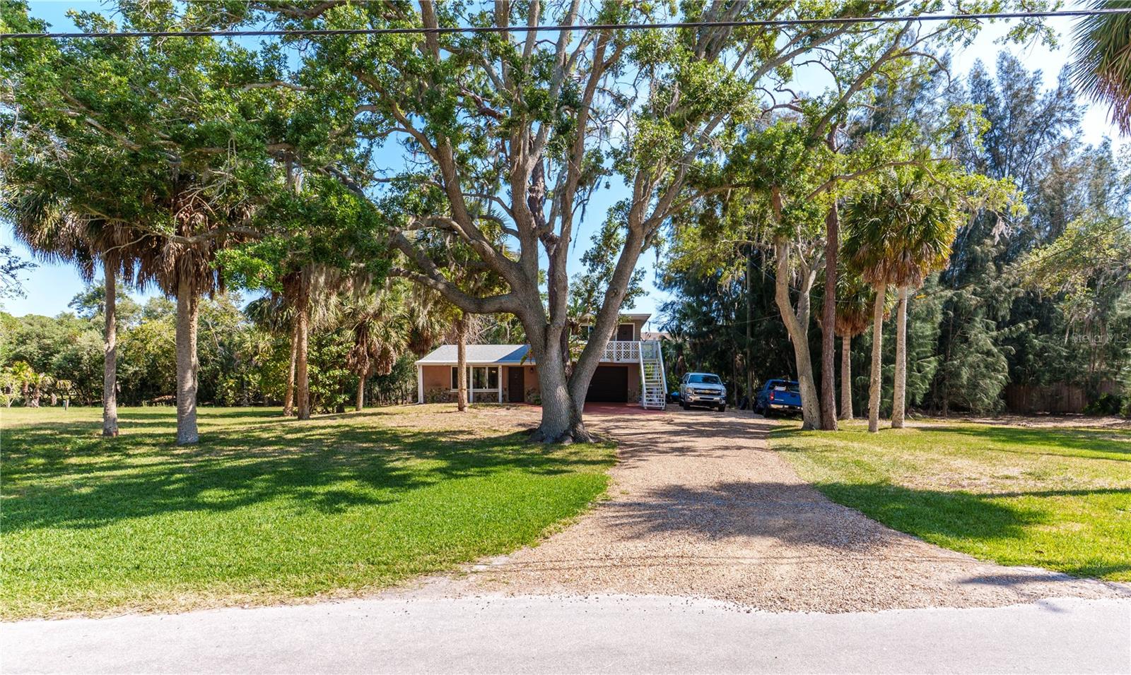 Single Family Residence in PORT RICHEY, FL - Daniel Dourado
