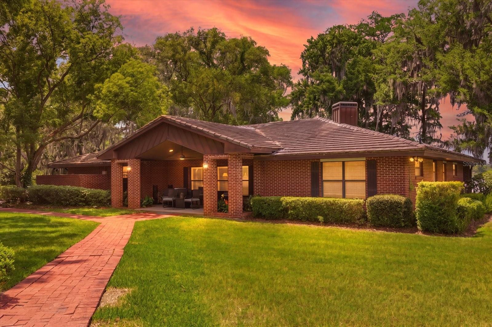 Single Family Residence in WINTER SPRINGS, FL - Daniel Dourado