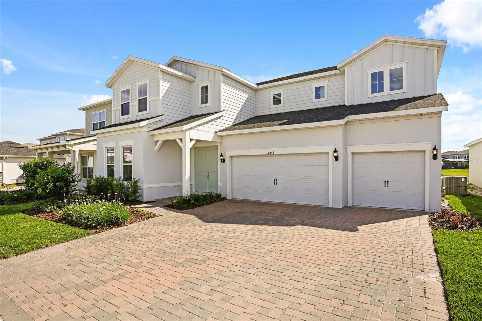 Single Family Residence in ORLANDO, FL - Daniel Dourado