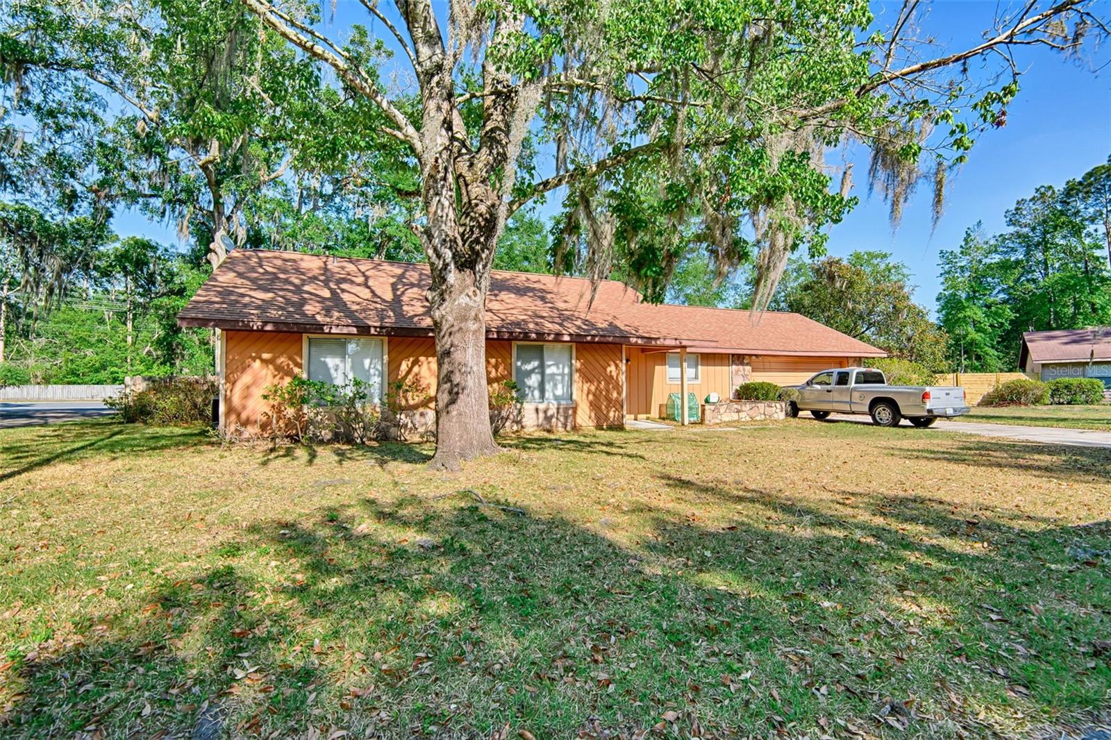 Single Family Residence in GAINESVILLE, FL - Daniel Dourado